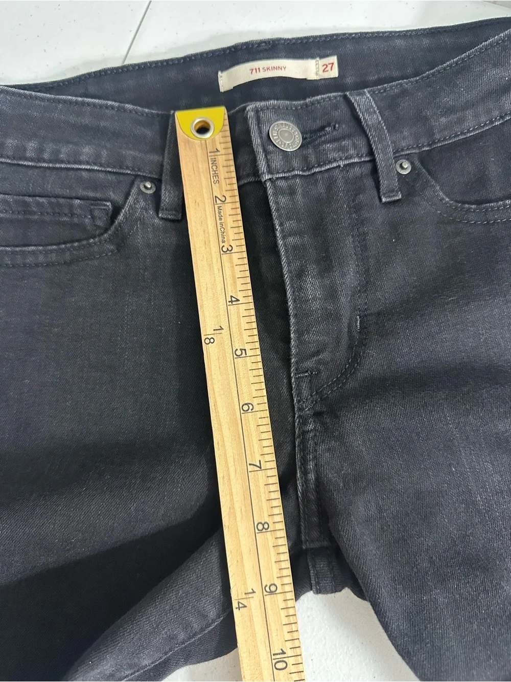 Levis 711 Skinny Jeans Womens Sz 27 Black Mid Rise Stretch Denim